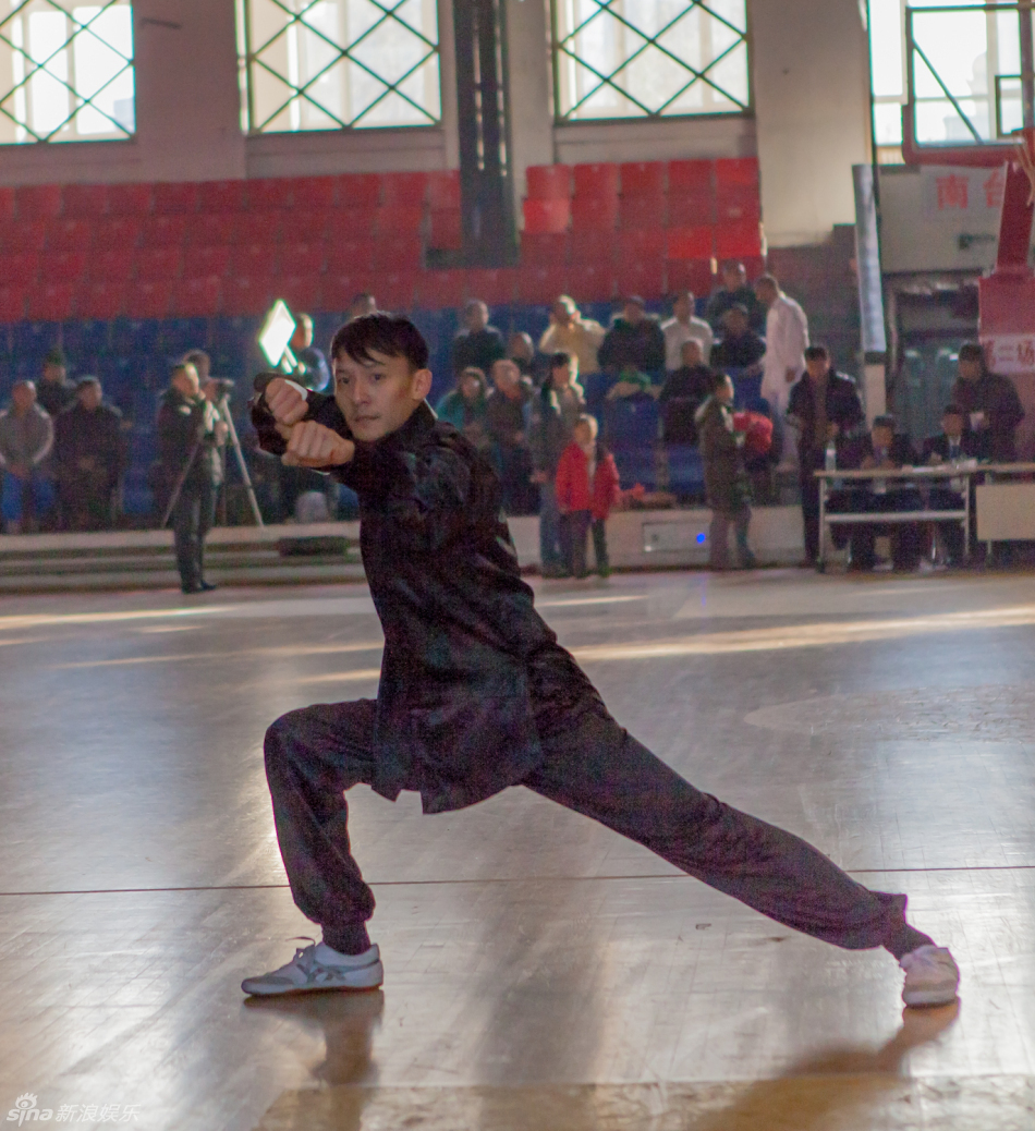 张震八极拳拿一等奖_高清图集_新浪网