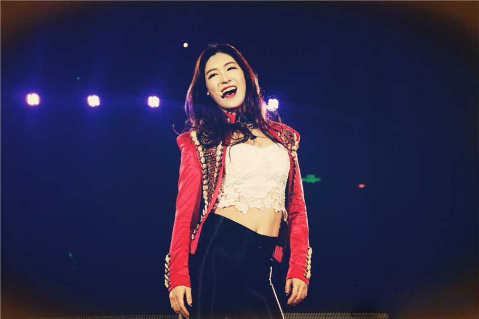 陈小春,张宇,游鸿明,周传雄,米娜,安俐娜,李焕熙,李贞贤八位中韩明星