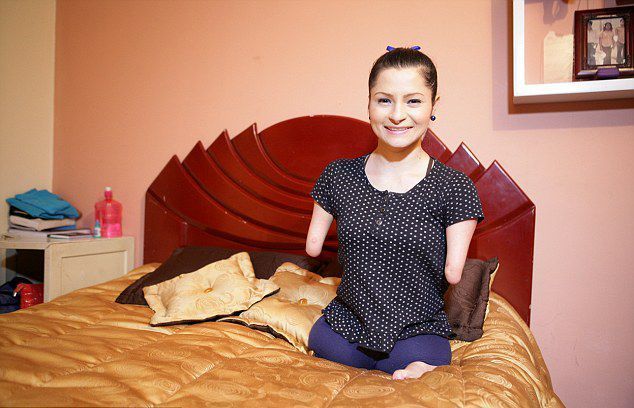 虽因身体缺陷曾遭受欺凌和性虐,甚至险些自杀了断,但她还是以坚强的