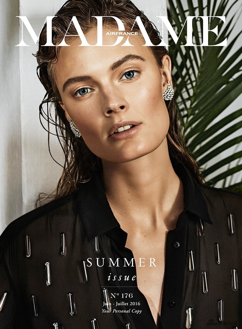 方脸超模小康康登封面 黑白光影性感风情