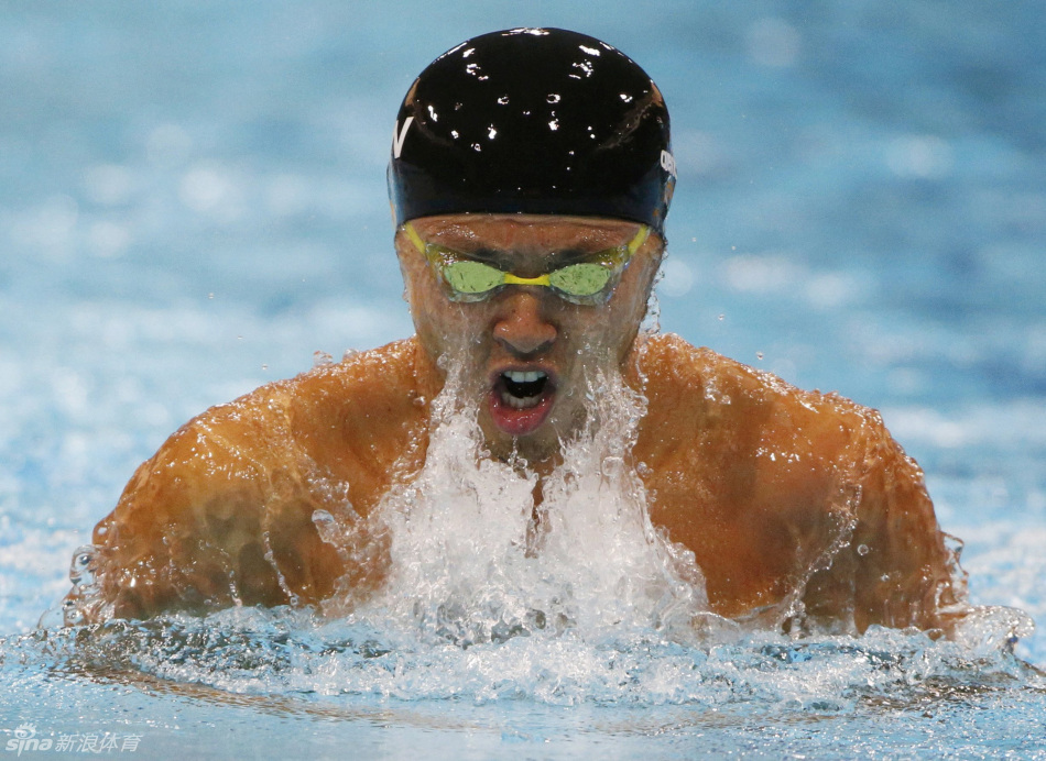 北岛康介出战100蛙预赛