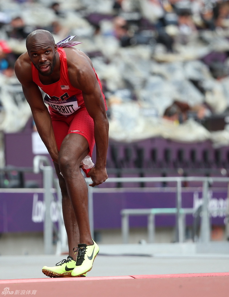 > 男子400米预赛梅里特退赛