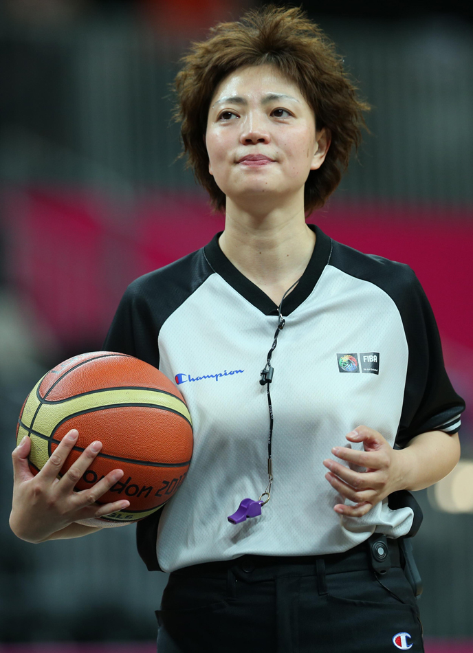 执法篮球赛场上的中国花