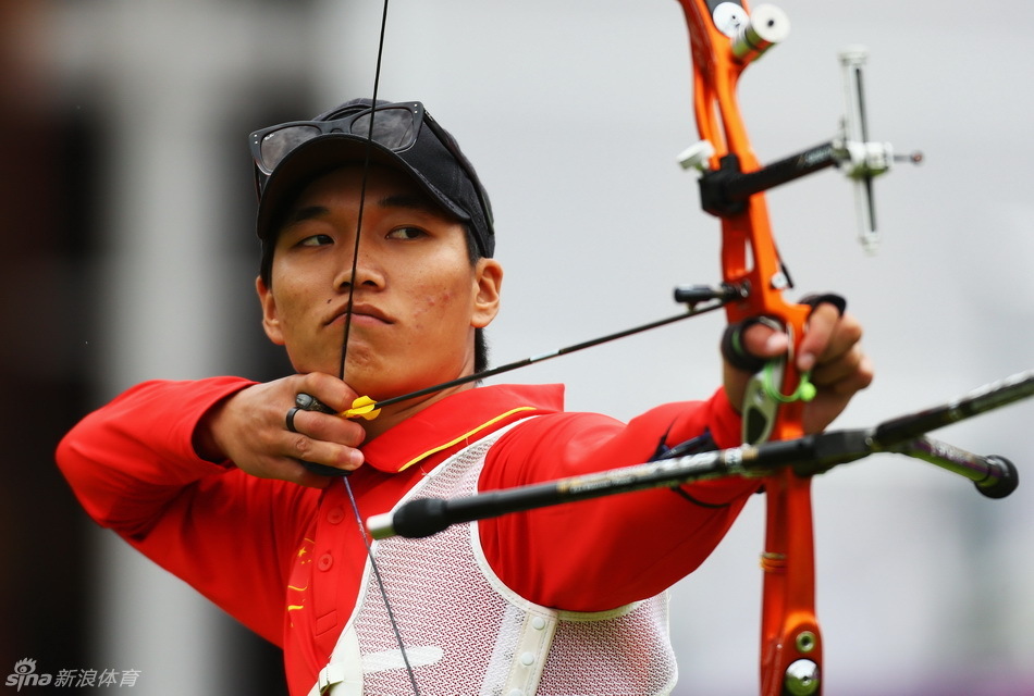 > 戴小祥出战男子个人射箭赛