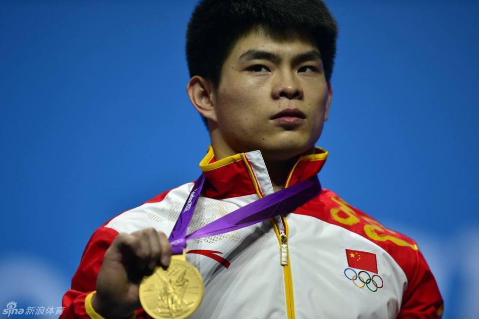 林清峰挺举发力