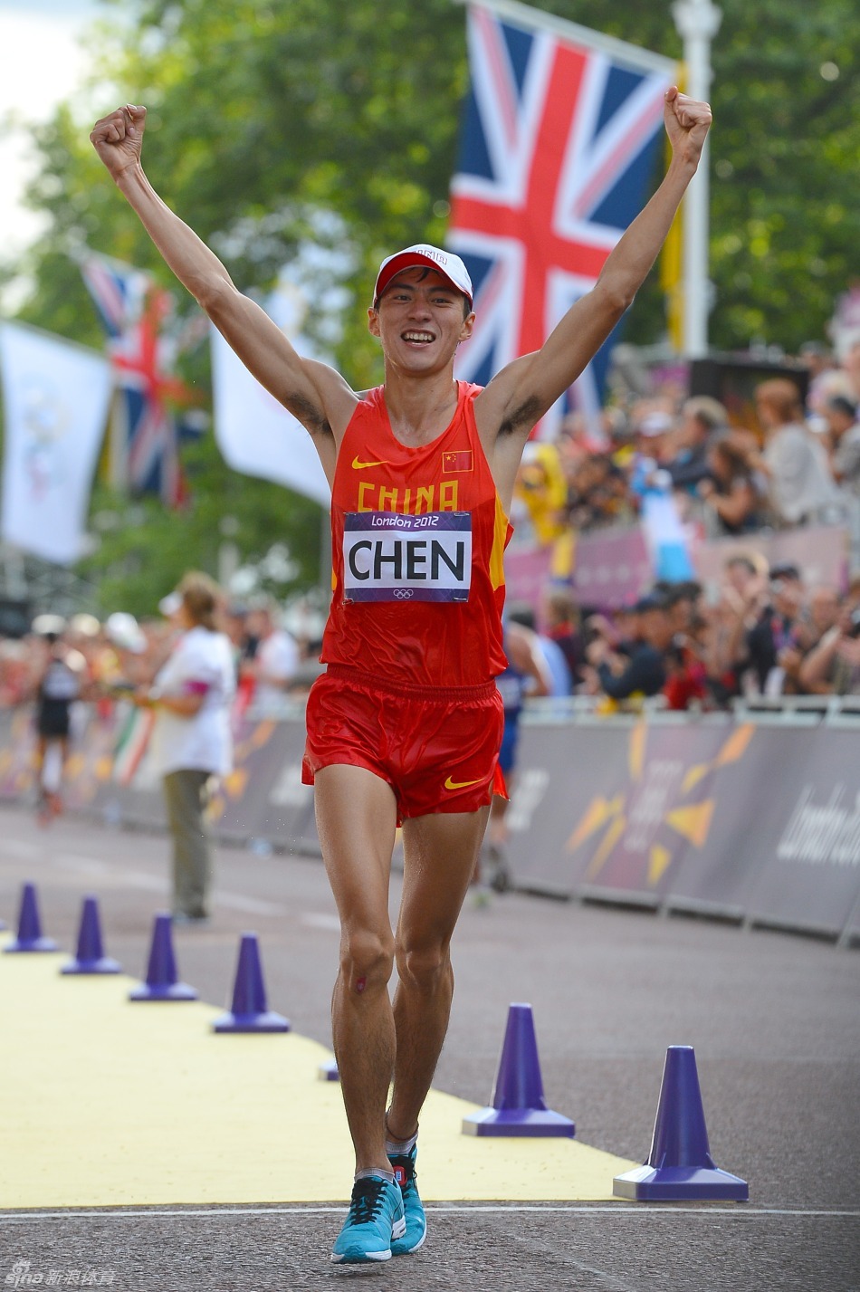 > 竞走20公里陈定夺冠