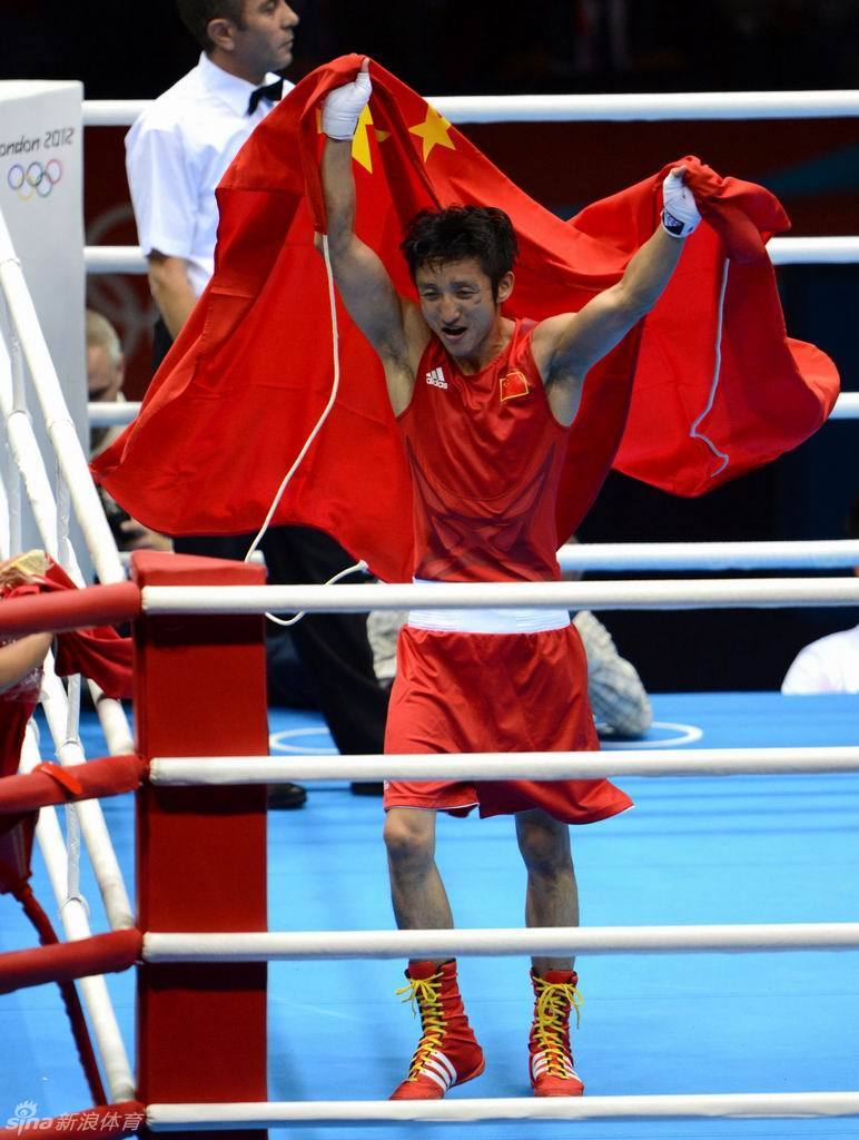 > 邹市明出战男拳击49kg级决赛