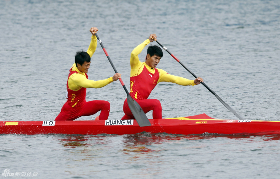 > 男子双人划艇1000米赛况