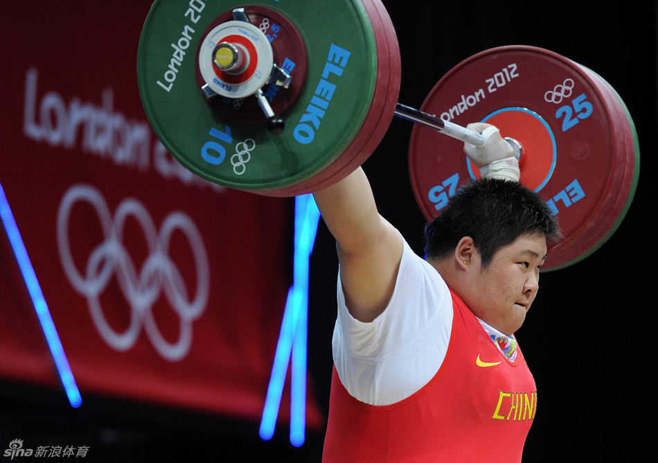 > 女举75公斤以上级周璐璐夺冠