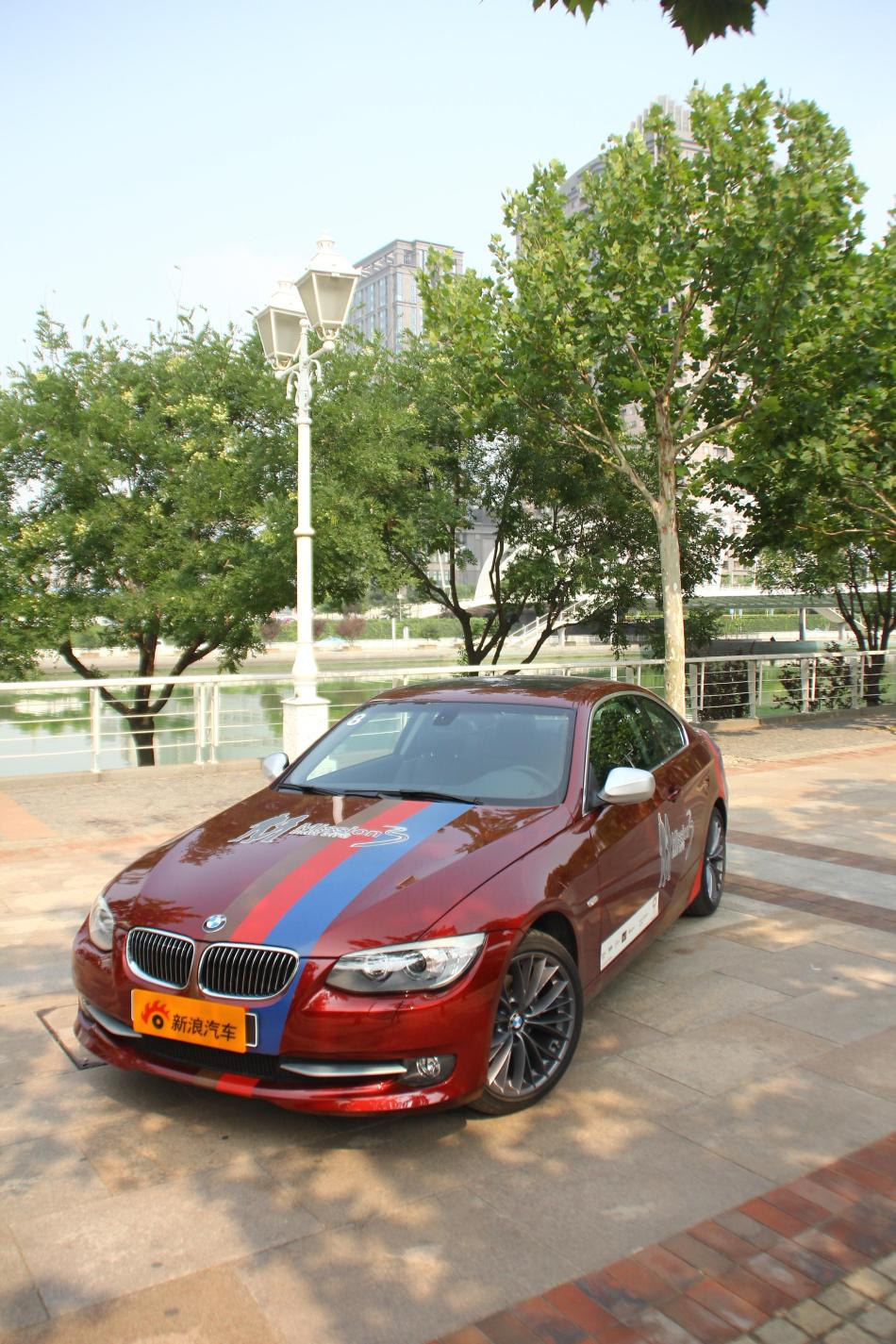 老款宝马320i轿跑高清图集