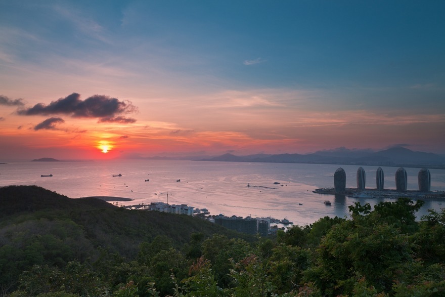 美丽三亚鹿回头晚霞