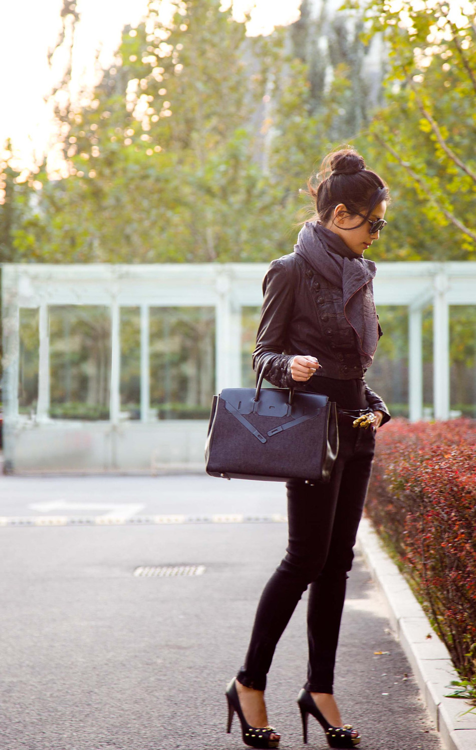 刘涛帅气街拍曝光 变身机车俏女郎_高清图集_新浪网