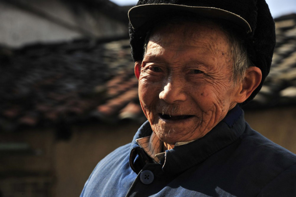 蓬门荜户 安义古村独行一日游