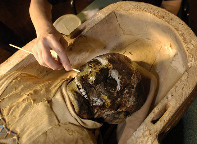 美开棺2500年前木乃伊