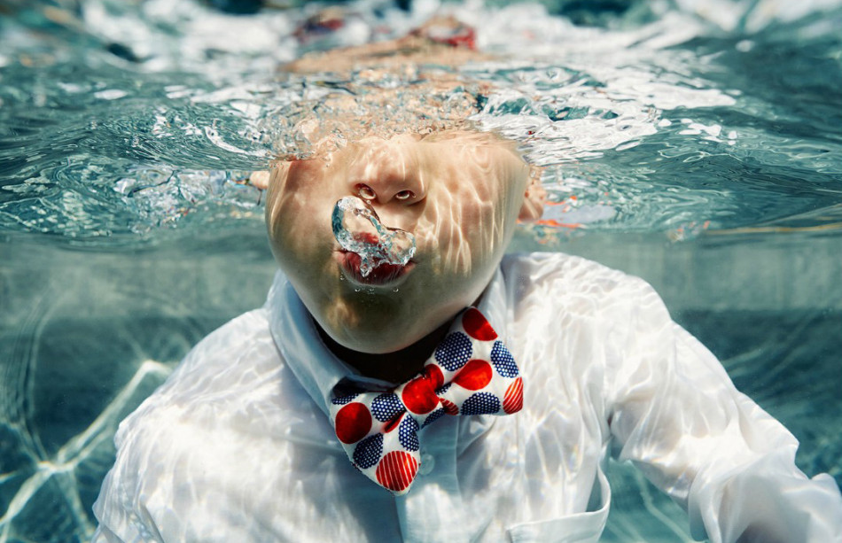 创意儿童摄影:水中的精彩童趣