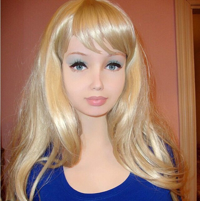 16岁真人芭比 蜂腰巨乳自称纯天然