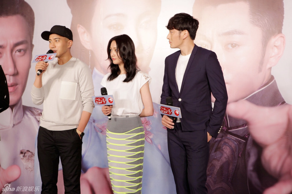 李东学与郑爽贴面跳舞