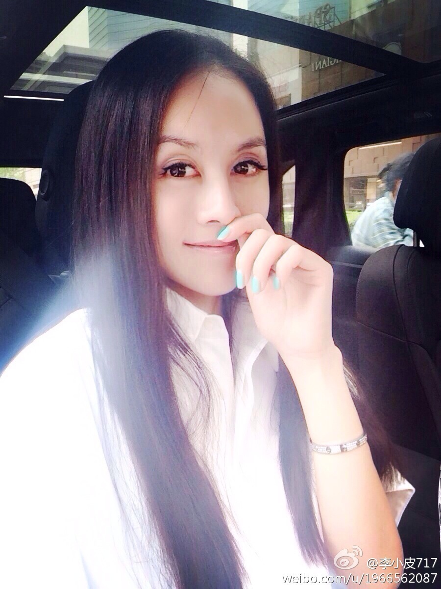 cctv5《体坛快讯》新晋女主播李蕊走红网络,因美丽淡雅的外表而被网友