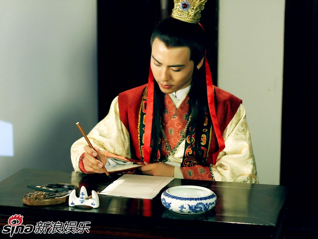 贾宝玉作诗举笔不定苦思冥想