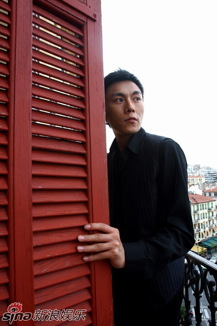 《春风沉醉的夜晚》主创戛纳写真之秦昊_07