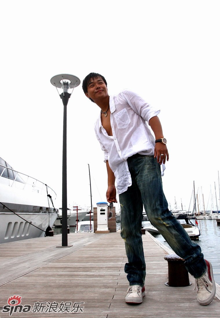 《春风沉醉的夜晚》主创戛纳写真之陈思成_02