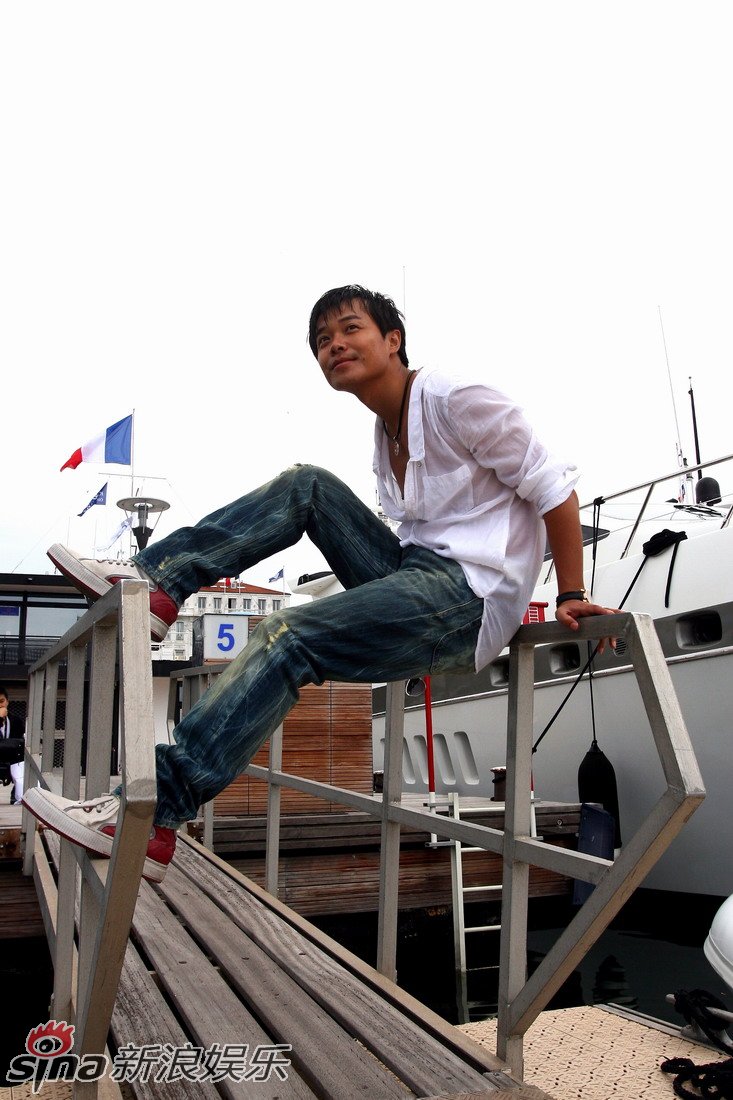 《春风沉醉的夜晚》主创戛纳写真之陈思成_03