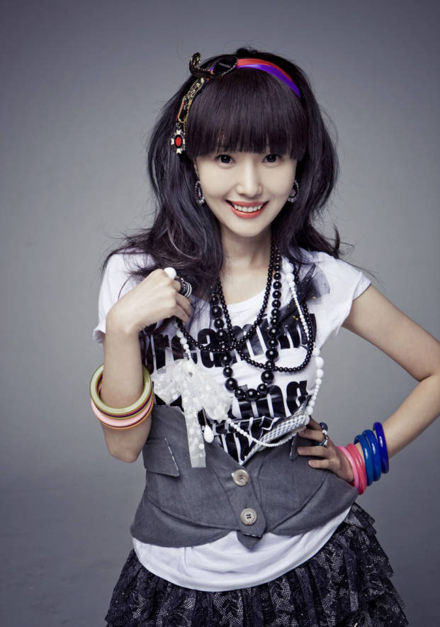 李贞贤简谱_李贞贤性感图片