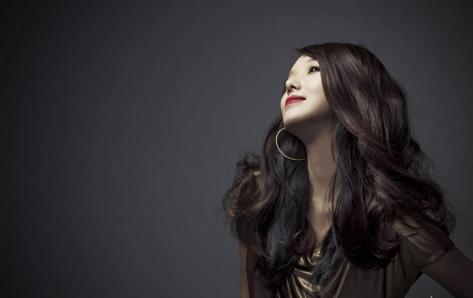 李贞贤成熟迷人