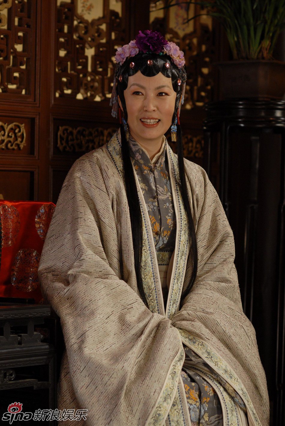 薛姨妈(龚丽君饰)