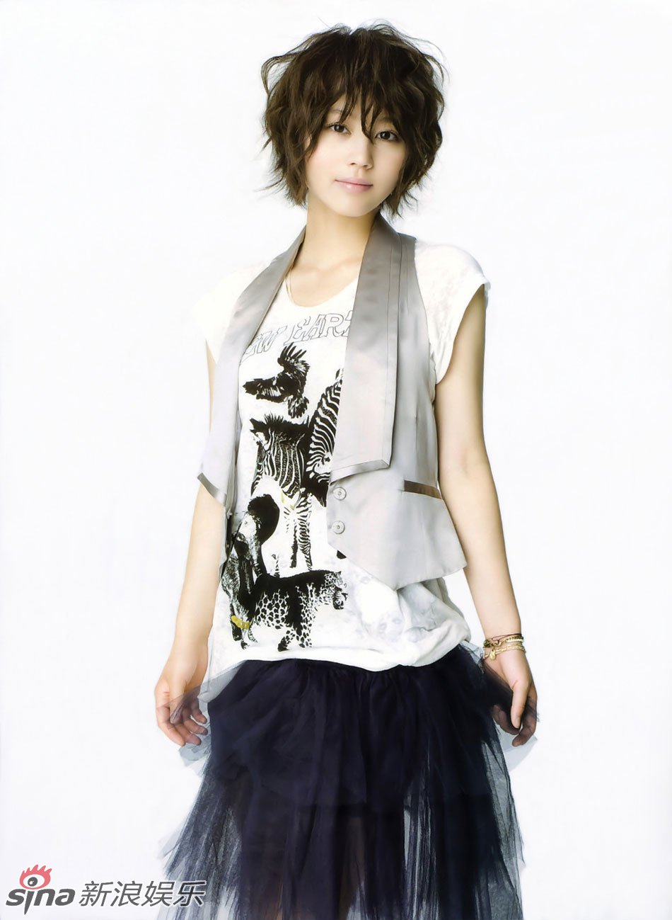 崛北真希杂志写真