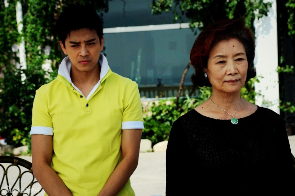 《爱情36计》在海滨城市青岛正式杀青,该片的精彩剧照首度曝光