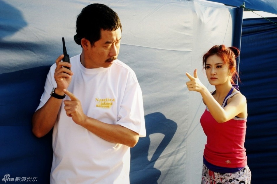 《爱情36计》在海滨城市青岛正式杀青,该片的精彩剧照首度曝光