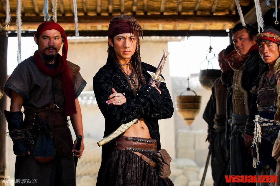 > 吴尊饰演大漠豪强新浪娱乐讯 导演李仁港携《锦衣卫》主演吴尊