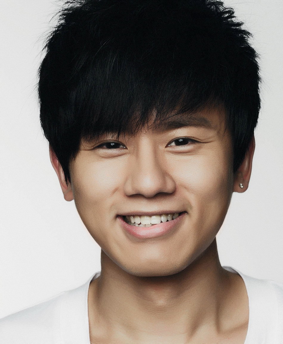 娱乐频道2009年高清幻灯集 > 憨笑新浪娱乐讯 张杰2009年度最新专辑