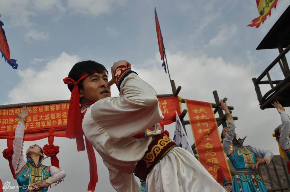 新浪娱乐讯 内地人气小生乔振宇"舞"功超群众所周知,近期在王新民执导