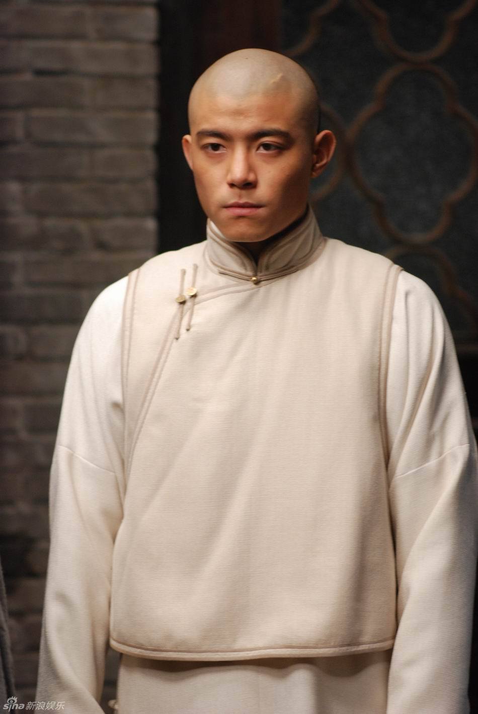 王柏杰新浪娱乐讯 电影《十月围城》将于12月18日公映,影片高清剧照