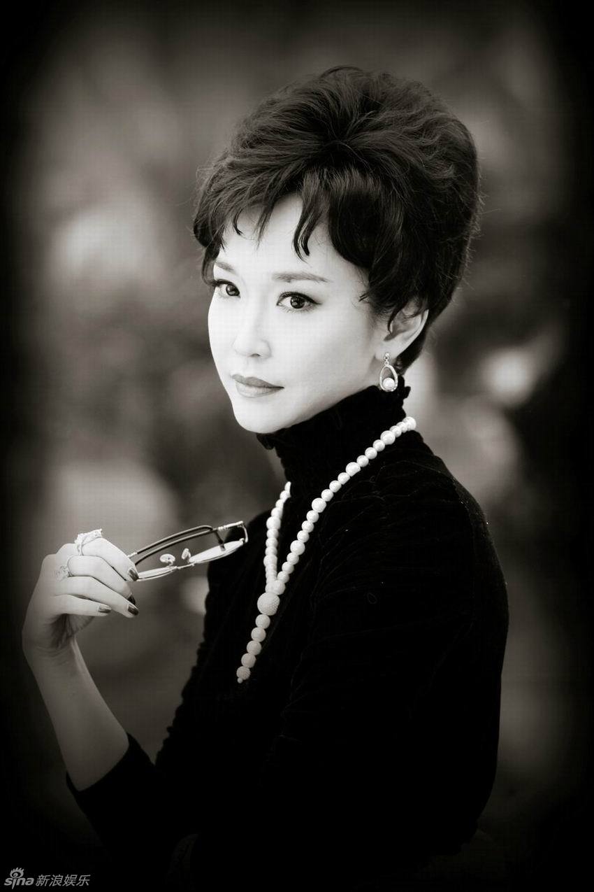 高清:范文芳《金大班》黑白幻象 清纯玉女变香艳_高清图集_新浪网