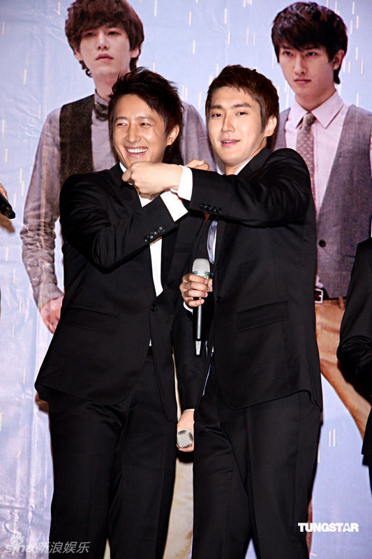 崔始源韩庚互喂