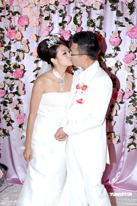 无线艺人佘诗曼,汪明荃,张可颐,姜大伟,马德钟等受邀出席.