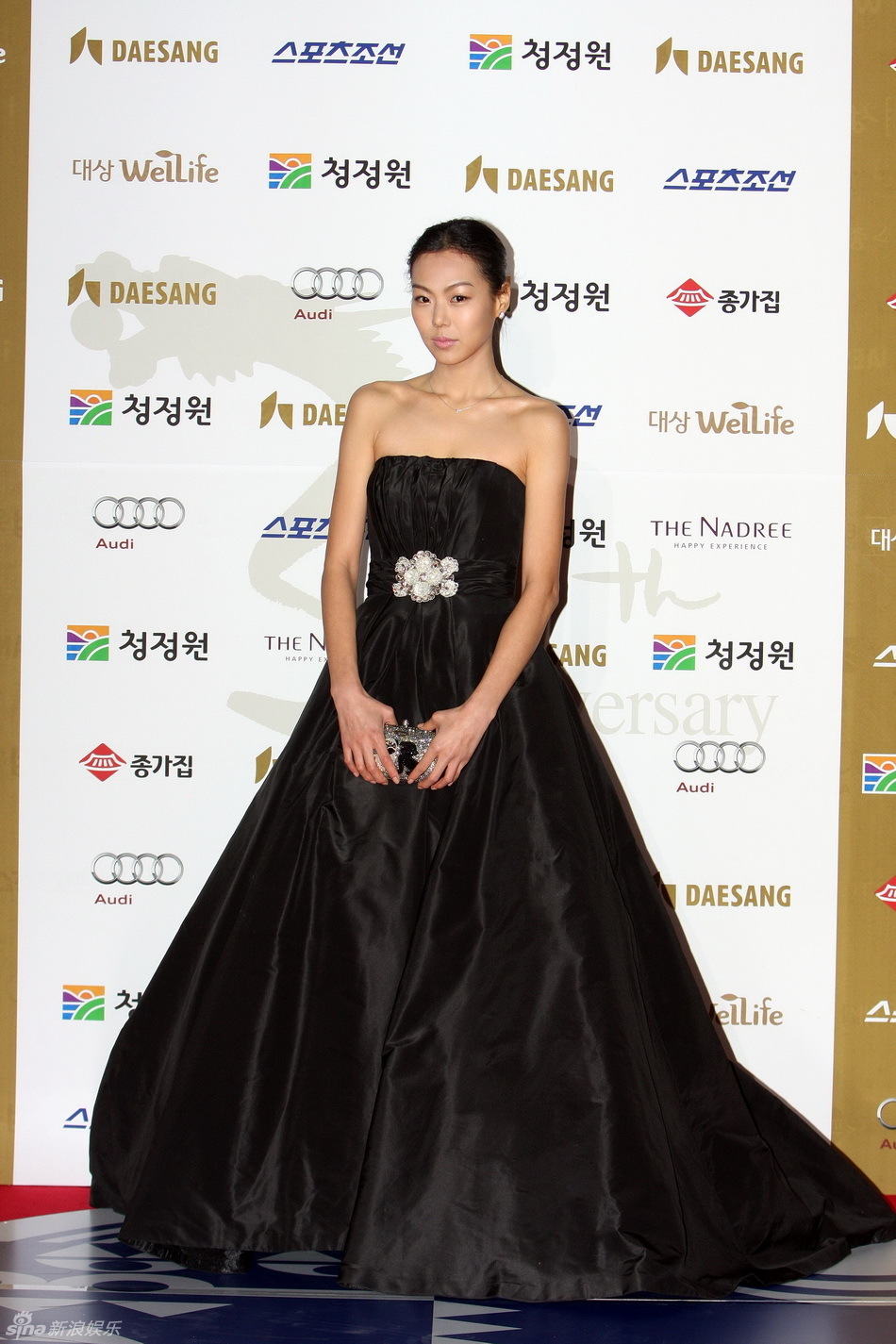 高清组图:青龙奖红毯女星争艳 河智苑孙艺珍成焦点_高清图集_新浪网