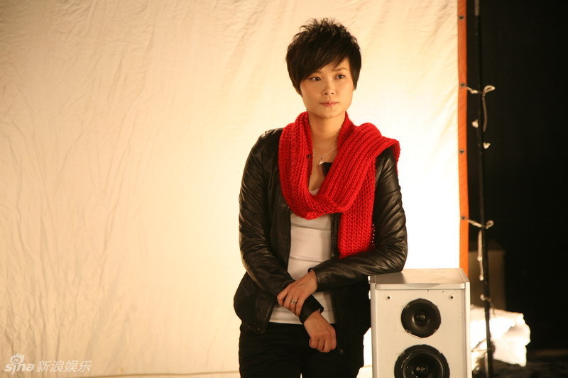李宇春摆pose