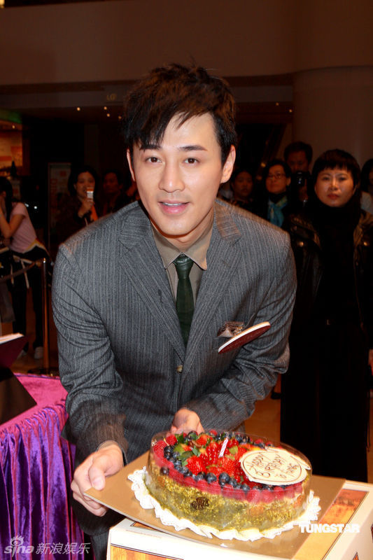 林峰迎圣诞佳节