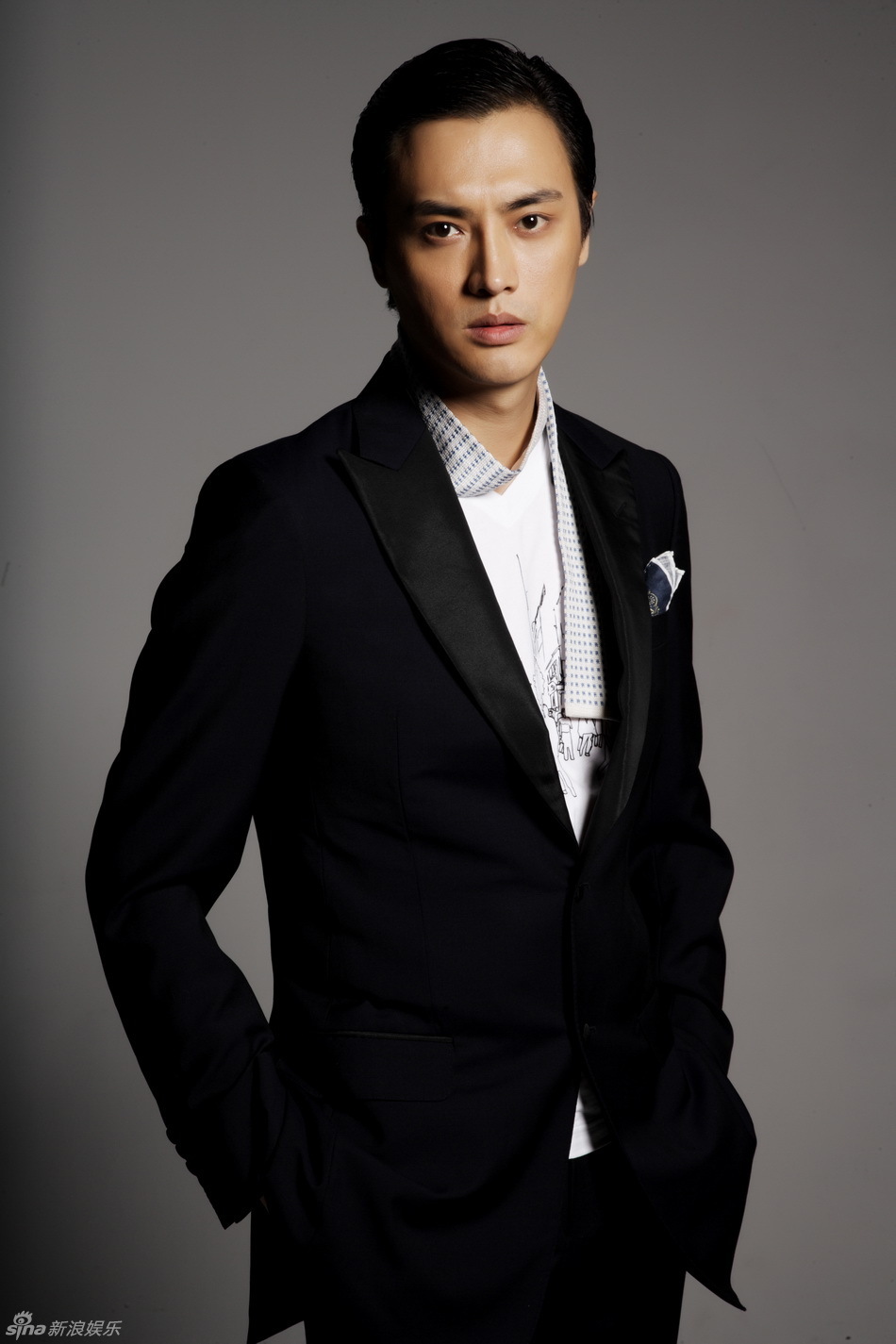 刘晓虎复古写真