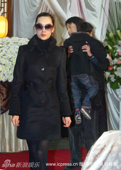 王静莹和陈威陶全程无互动_新浪图集_新浪网