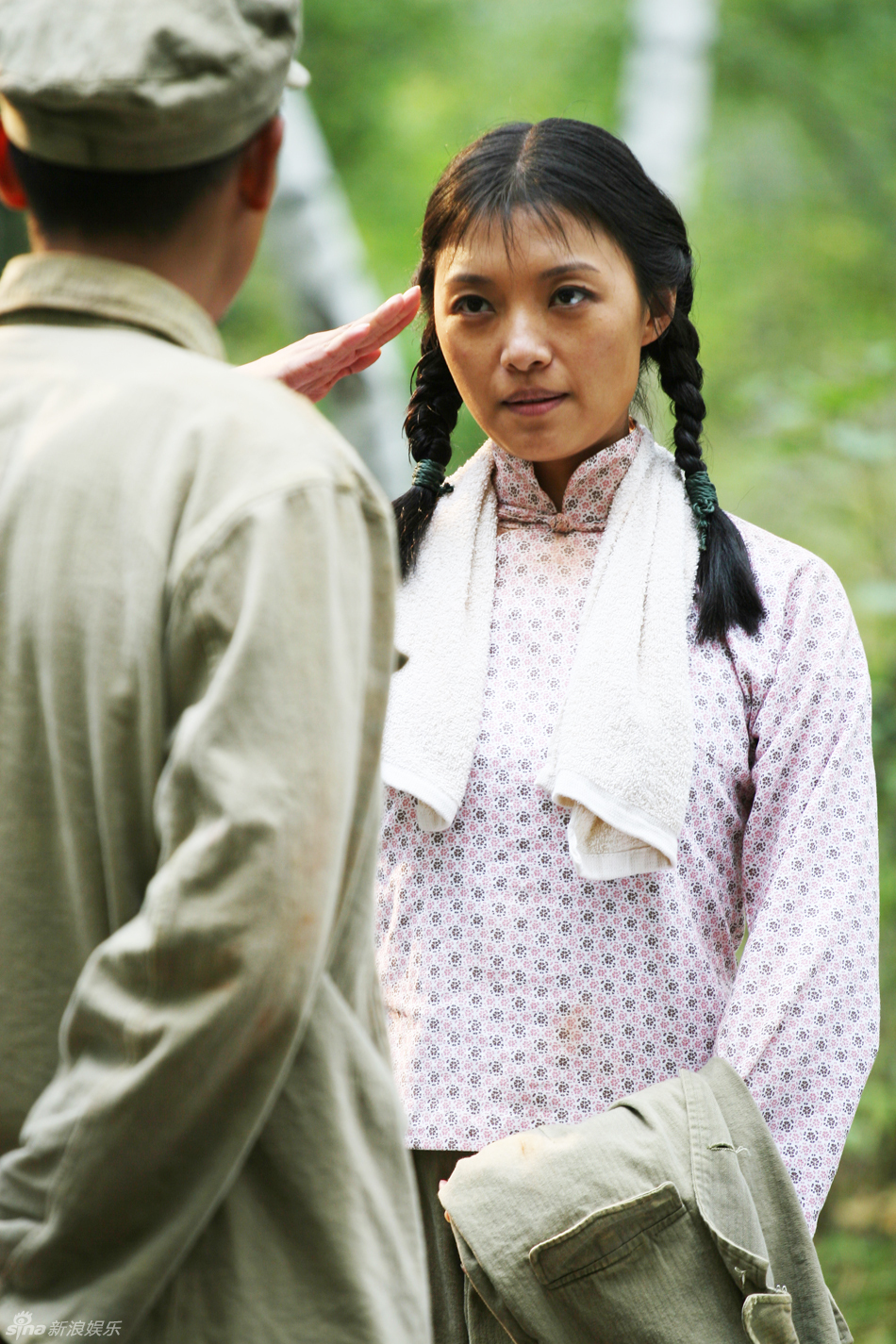 新浪娱乐讯 一部讴歌"北大荒精神"的励志大戏《情系北大荒》正在央视