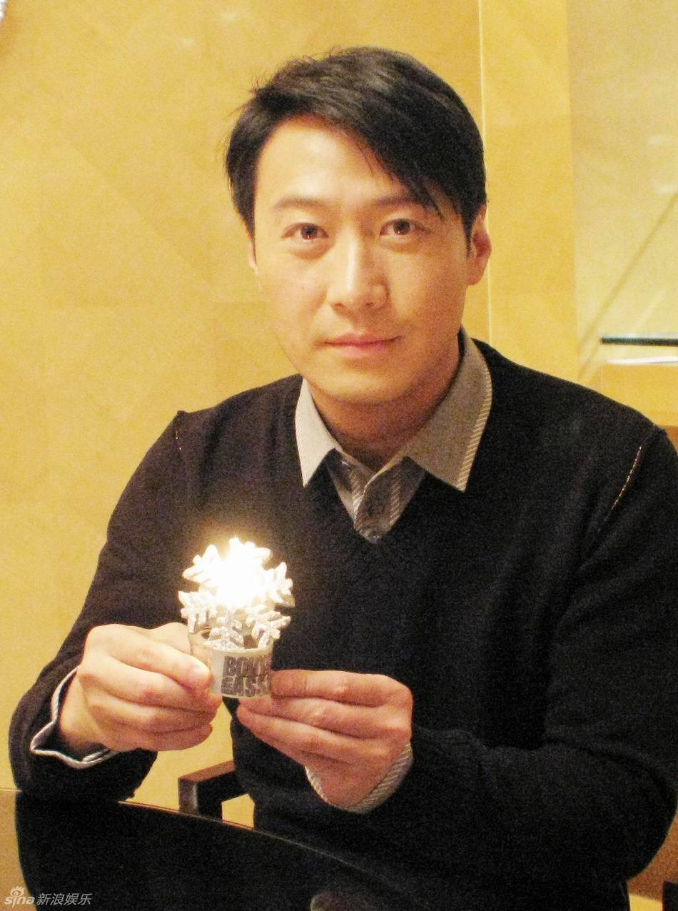 高清组图:《十月围城》群星拍大片送圣诞祝福_高清图集_新浪网