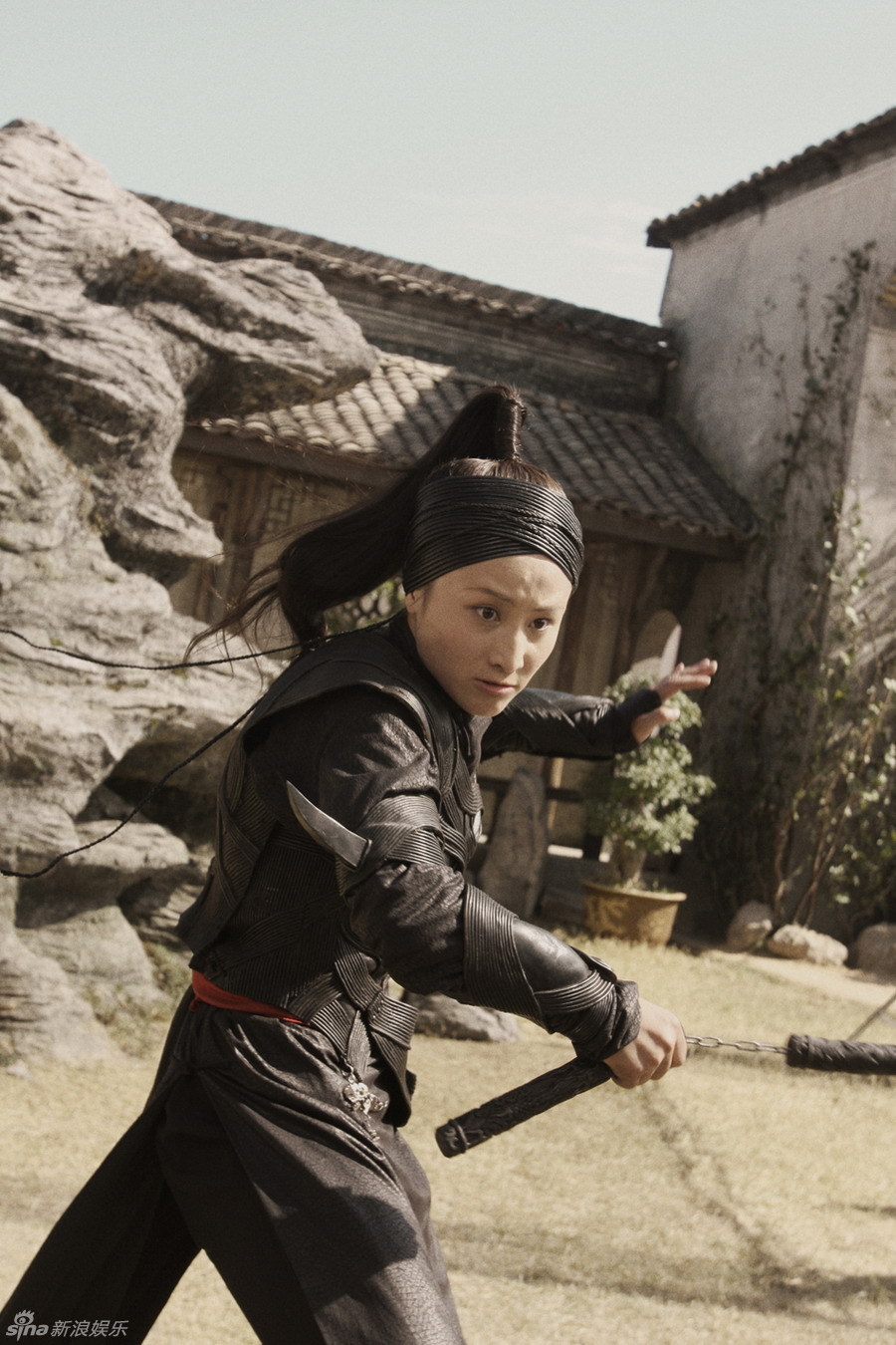 凶狠新浪娱乐讯 袁和平执导的武侠电影《苏乞儿》日前曝光一组剧照