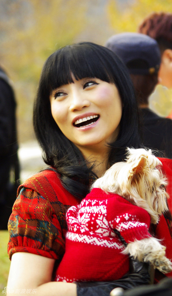 幻灯组图:朱桦新歌mv拍摄制作完成 携爱犬温情出镜_高清图集_新浪网