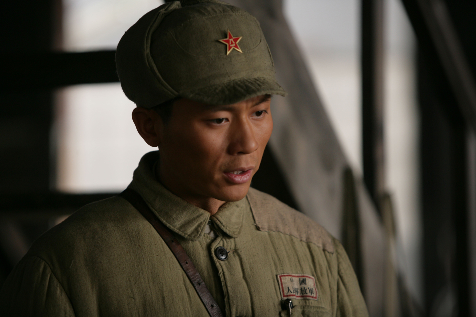 幻灯图集:李晨变身美型军官 硬汉气质万人迷_高清图集_新浪网