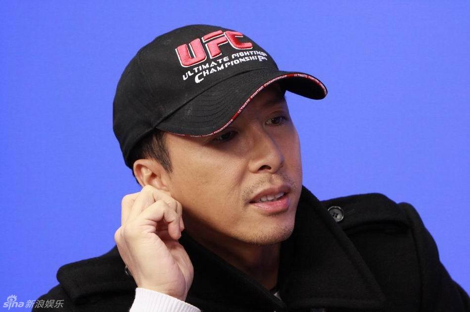 娱乐频道2009年高清幻灯集 > 侧耳聆听  新浪娱乐讯 由甄子丹,赵薇